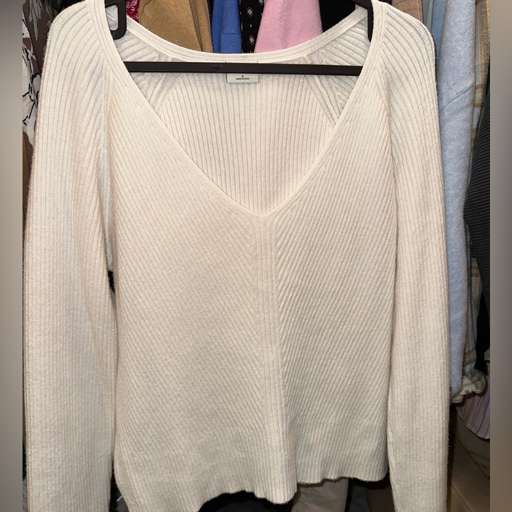 Abercrombie & Fitch Cream V-Neck Sweater